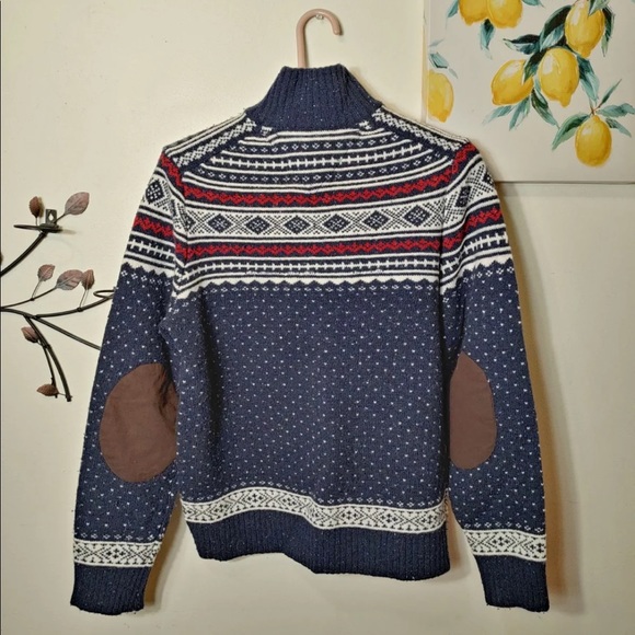 Tommy Hilfiger Sweater!🎄🎅 - Picture 3 of 4